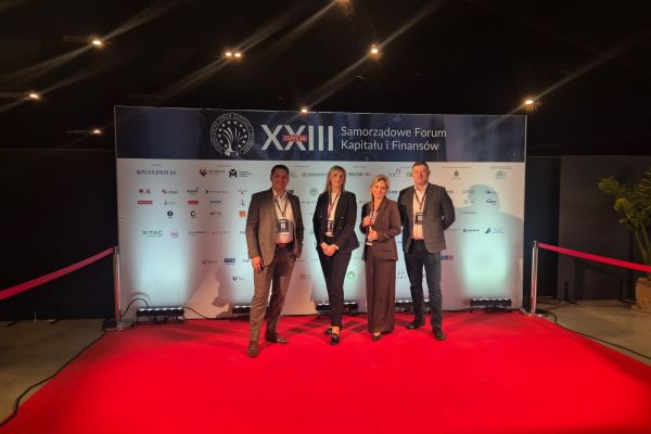 Unihouse på XXIII Forum for Kommunalt Kapital og Finans i Katowice, Polen